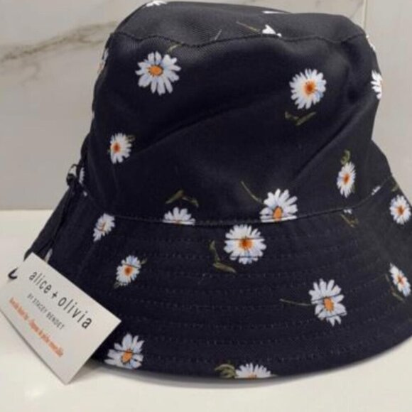 A+O FabFitFun Alice and Olivia Womans Reversible Daisy Spring Summer Bucket Hat - Picture 2 of 2